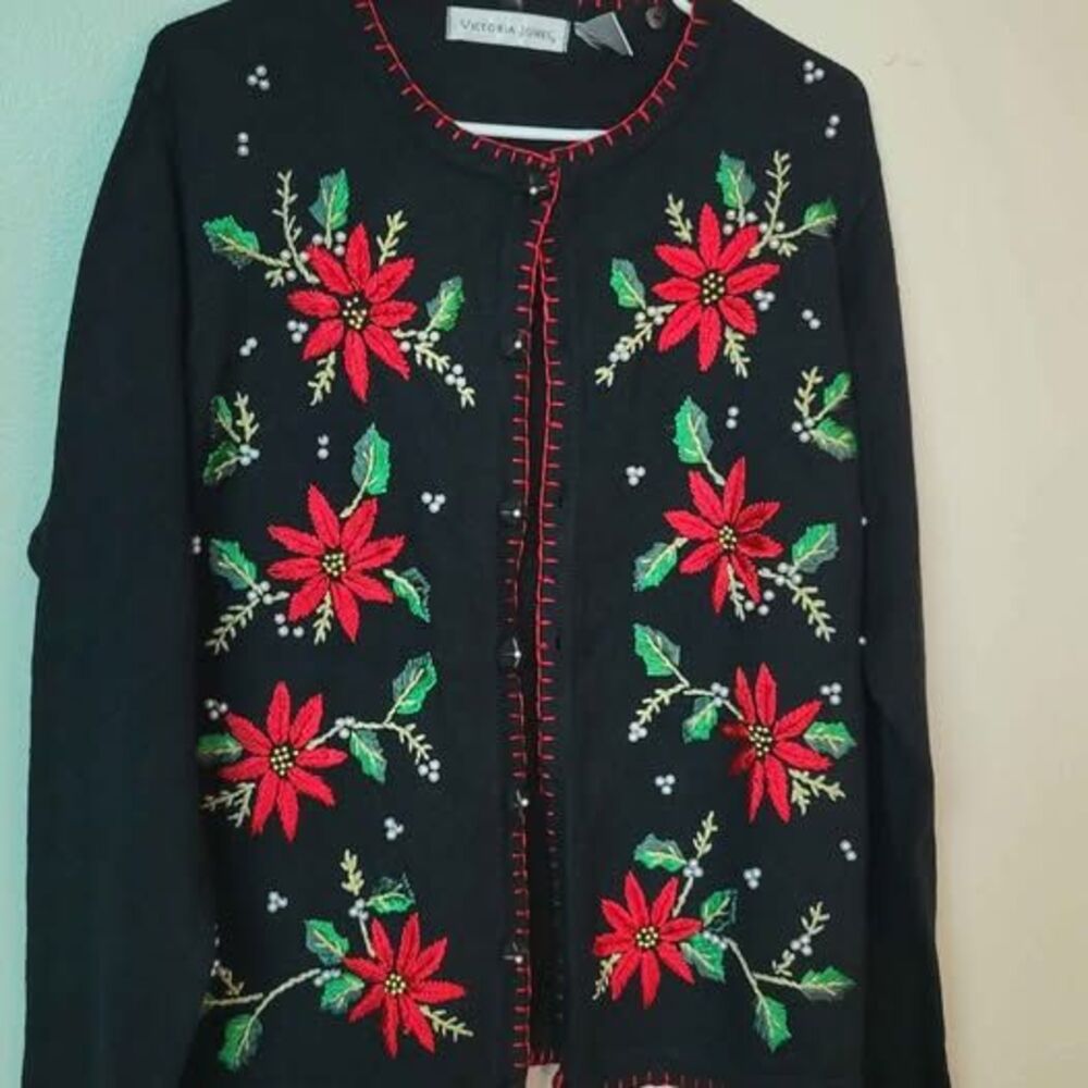 Victoria Jones Christmas Sweater Sz Large Poinsettia Beaded Embroidery